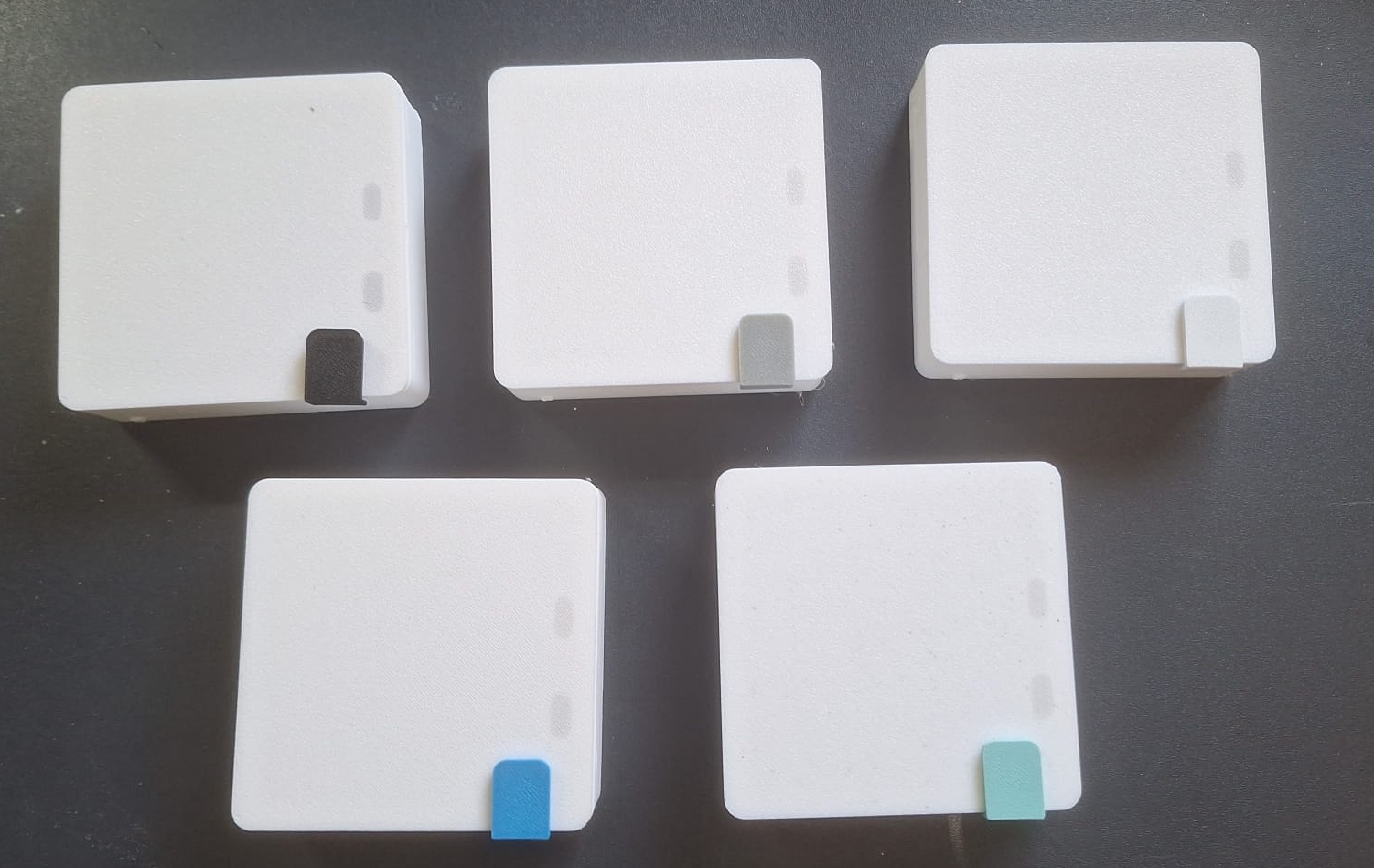Boîtiers TPG-MINI avec plusieurs couleurs de boutons